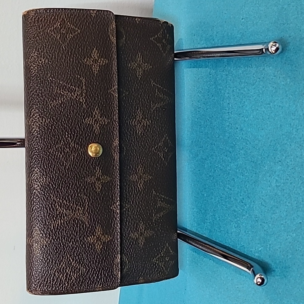 Louis Vuitton Signature Wallet